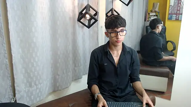 Snapshot of jeremy_job chatting on May 2, 4:34 pm jeremy job online show from May 2, 4:34 pm