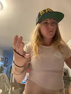 alluringpixie online show from April 21, 12:22 pm