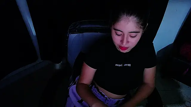 Snapshot of mia_walker22 chatting on December 18, 4:18 am mia walker22 online show from December 18, 4:18 am