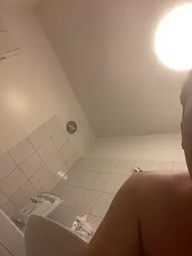 Snapshot of VIP9696 chatting on March 3, 9:10 pm VIP9696 online show from March 3, 9:10 pm