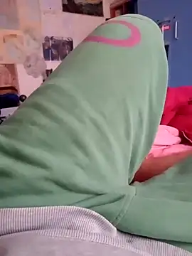 Snapshot of barbone15 chatting on February 28, 10:27 am barbone15 online show from February 28, 10:27 am