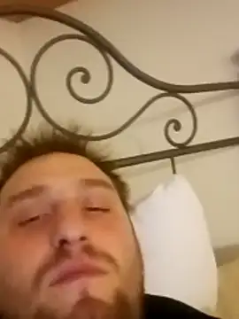 Snapshot of barbone15 chatting on March 3, 1:45 am barbone15 online show from March 3, 1:45 am