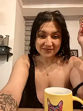 Magenta Moon online show from April 6, 11:38 pm