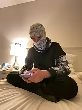 phantom898983 online show from April 22, 4:37 am