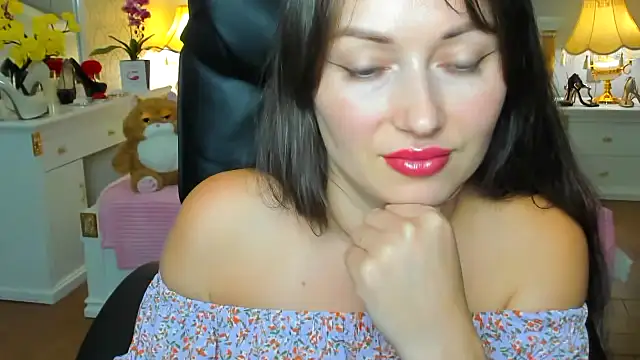 Snapshot of RosiAlina chatting on July 24, 6:33 am RosiAlina online show from July 24, 6:33 am
