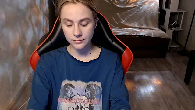 MiaBun1 online show from April 4, 12:42 am