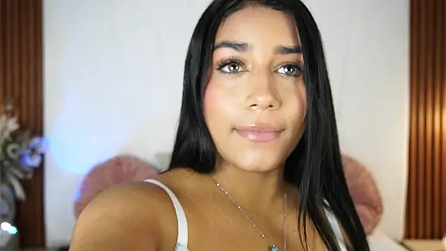 SaraJonesxx online show from January 9, 7:15 pm