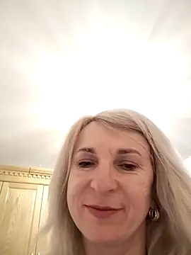 AhlyssaLove1155 online show from April 19, 6:10 pm