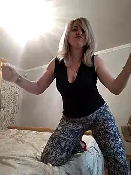 AhlyssaLove1155 online show from April 20, 3:26 pm