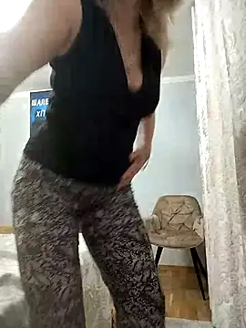 AhlyssaLove1155 online show from April 21, 2:51 am