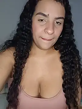 Snapshot of hot_bruntte chatting on July 19, 5:55 am hot bruntte online show from July 19, 5:55 am