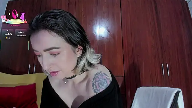 carly grasso online show from February 11, 4:06 am