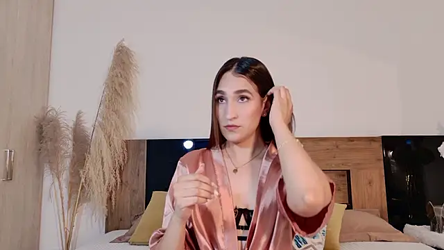 LucyHanks online show from March 3, 11:38 am