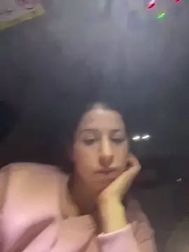 Snapshot of coupledeea chatting on December 19, 8:05 pm coupledeea online show from December 19, 8:05 pm