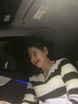 Snapshot of coupledeea chatting on February 1, 7:01 pm coupledeea online show from February 1, 7:01 pm