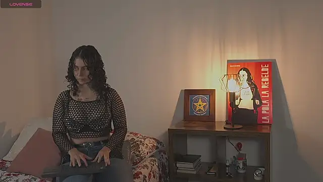 Estefania Velez online show from February 17, 2:30 am