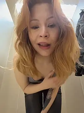 Snapshot of _Little_Ginger chatting on April 26, 4:10 am Little Ginger online show from April 26, 4:10 am