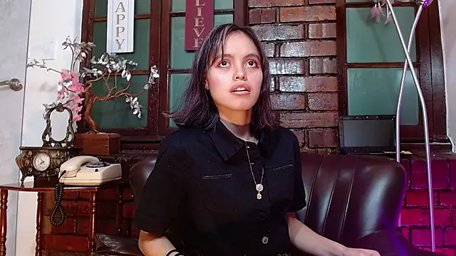 Snapshot of Sue_Sparkle chatting on December 14, 7:18 pm Sue Sparkle online show from December 14, 7:18 pm