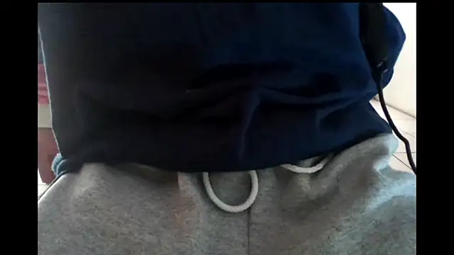 Snapshot of hydrum04 chatting on December 15, 9:41 pm hydrum04 online show from December 15, 9:41 pm