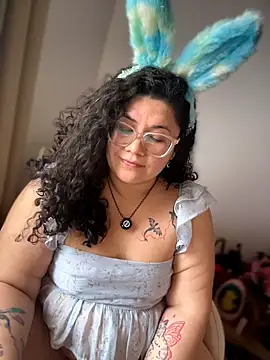 VanesssaMilf  online show from April 1, 8:39 pm