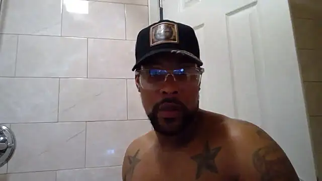 cosmiccloudpig online show from December 23, 8:01 am