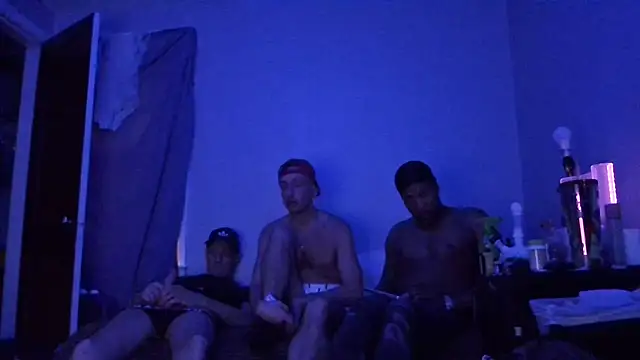 cosmiccloudpig online show from April 6, 11:55 am