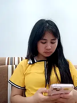 Him MountainGirl online show from April 7, 12:05 pm