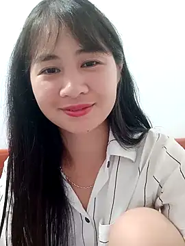 Him MountainGirl online show from April 18, 10:30 am