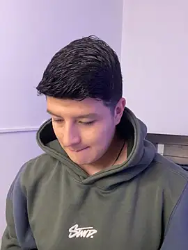 Snapshot of Goldenknight33 chatting on March 3, 1:06 pm Goldenknight33 online show from March 3, 1:06 pm