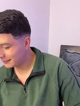 Snapshot of Goldenknight33 chatting on March 19, 1:59 pm Goldenknight33 online show from March 19, 1:59 pm