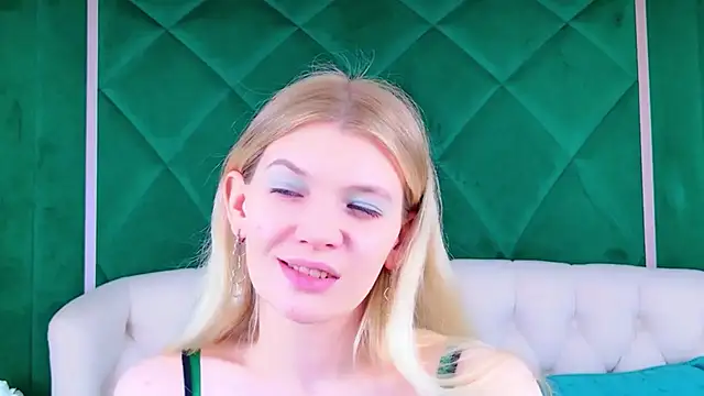 Vivien Hans online show from April 7, 3:56 pm