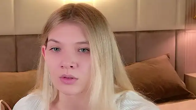 Vivien Hans online show from April 20, 8:32 pm