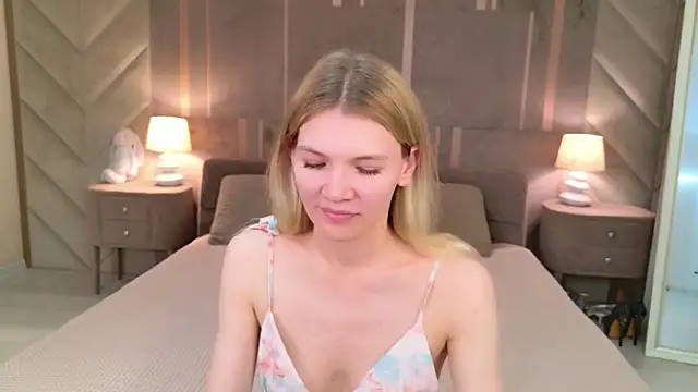Vivien Hans online show from June 9, 3:45 pm