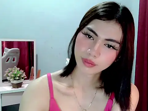 Ur hottestdella online show from February 16, 6:53 am