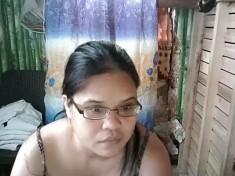 Hotty babe23 online show from April 21, 2:37 am