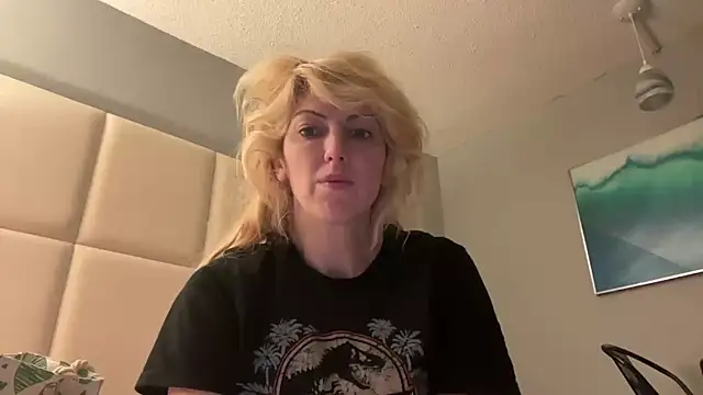 Snapshot of CelestialRuby chatting on February 4, 7:55 pm CelestialRuby online show from February 4, 7:55 pm