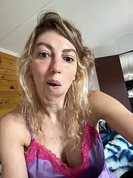 Snapshot of CelestialRuby chatting on October 7, 1:08 pm CelestialRuby online show from October 7, 1:08 pm