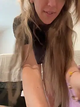 Snapshot of CelestialRuby chatting on October 18, 2:51 pm CelestialRuby online show from October 18, 2:51 pm