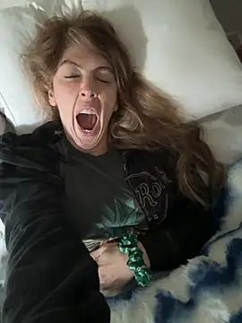 Snapshot of CelestialRuby chatting on October 25, 2:02 pm CelestialRuby online show from October 25, 2:02 pm