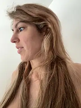 Snapshot of CelestialRuby chatting on November 7, 3:45 pm CelestialRuby online show from November 7, 3:45 pm