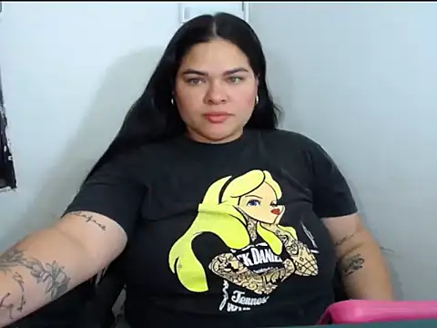 Snapshot of NinaFuentes2X chatting on July 2, 3:17 am NinaFuentes2X online show from July 2, 3:17 am