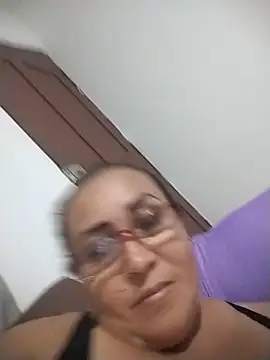 Nini Love  online show from April 3, 3:15 am