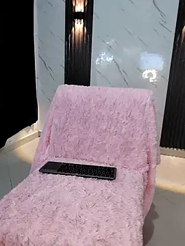 CaramelDesire online show from April 6, 1:14 am