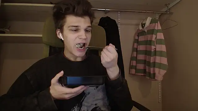 PeachTree online show from April 24, 8:44 pm