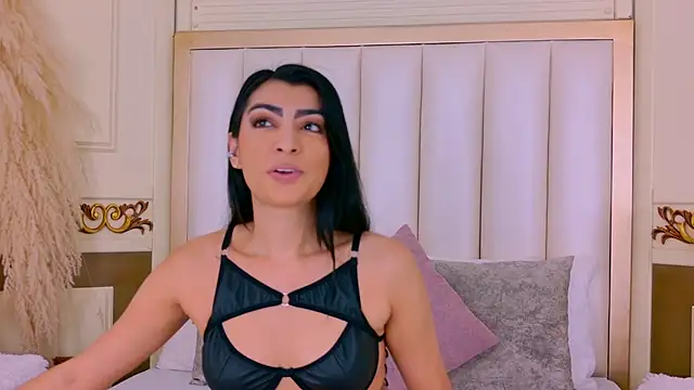 NinnaPiers online show from April 20, 11:24 am