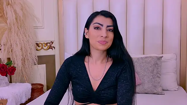 NinnaPiers online show from April 21, 11:27 am