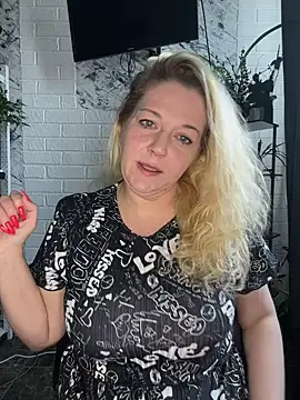 JenniferCarmen online show from April 23, 2:02 am