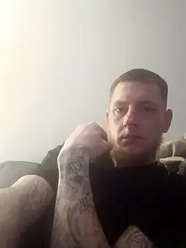 Snapshot of aboogie0420 chatting on December 14, 1:33 am aboogie0420 online show from December 14, 1:33 am