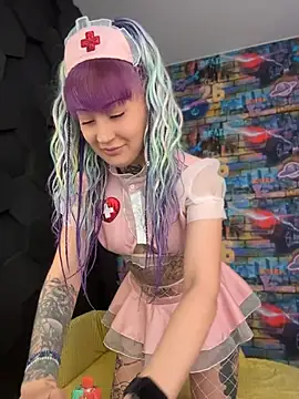 Snapshot of Tattoo__Moon chatting on April 25, 11:02 pm Tattoo Moon online show from April 25, 11:02 pm