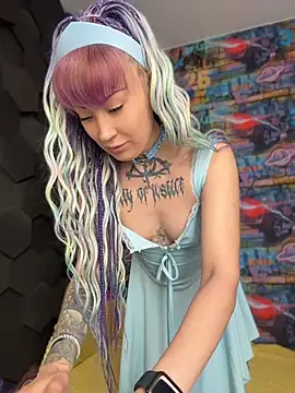 Snapshot of Tattoo__Moon chatting on May 8, 12:38 am Tattoo Moon online show from May 8, 12:38 am